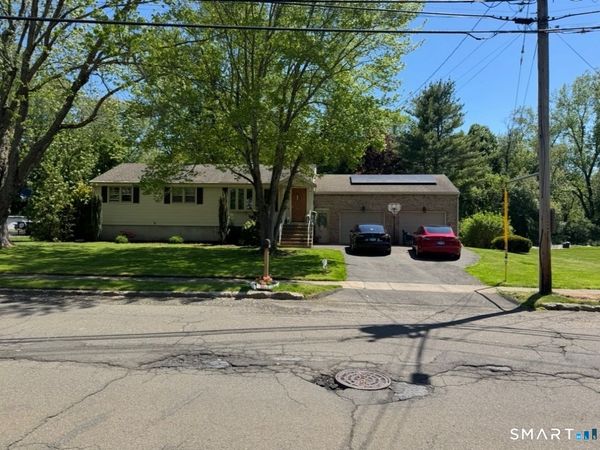 14 Jeffrey, East Haven, CT 06513