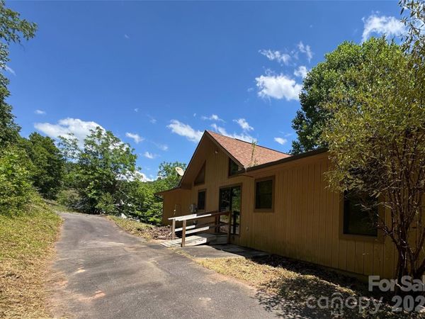 64 Dillingham Road, Barnardsville, NC 28709