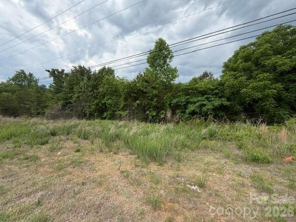 2049 Old Shelby Road , Hickory, NC 28602