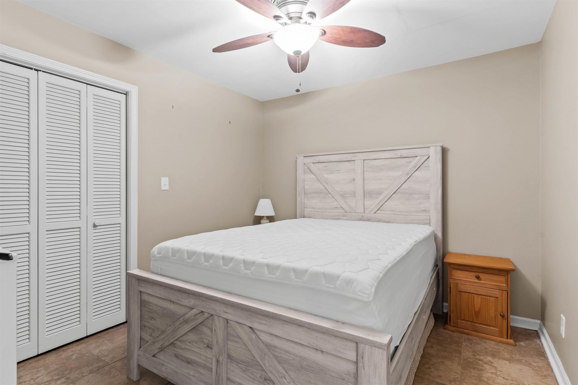 200 Double Eagle Dr.  Photo 10