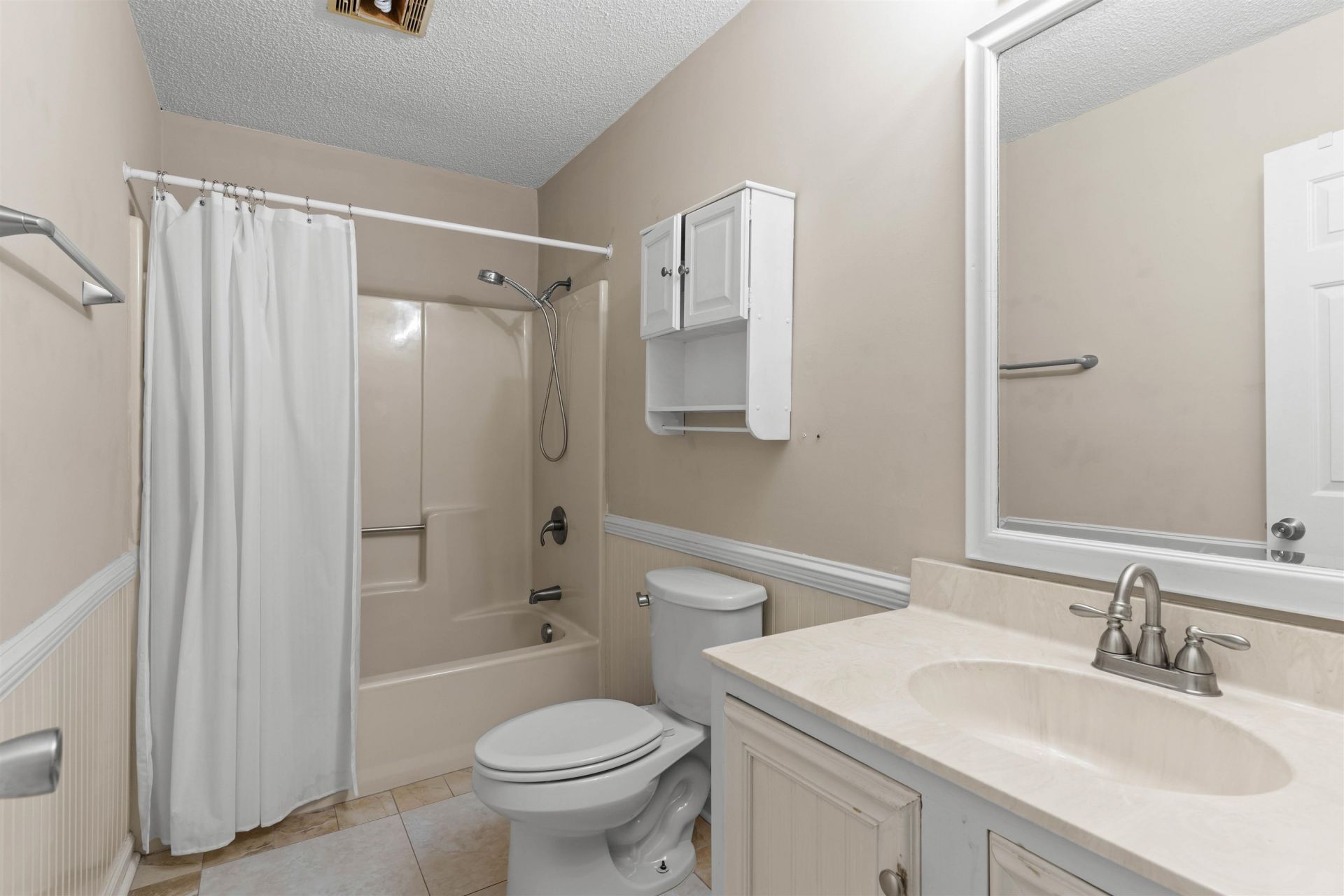 200 Double Eagle Dr.  Photo 13
