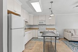 200 Double Eagle Dr.  photo 4