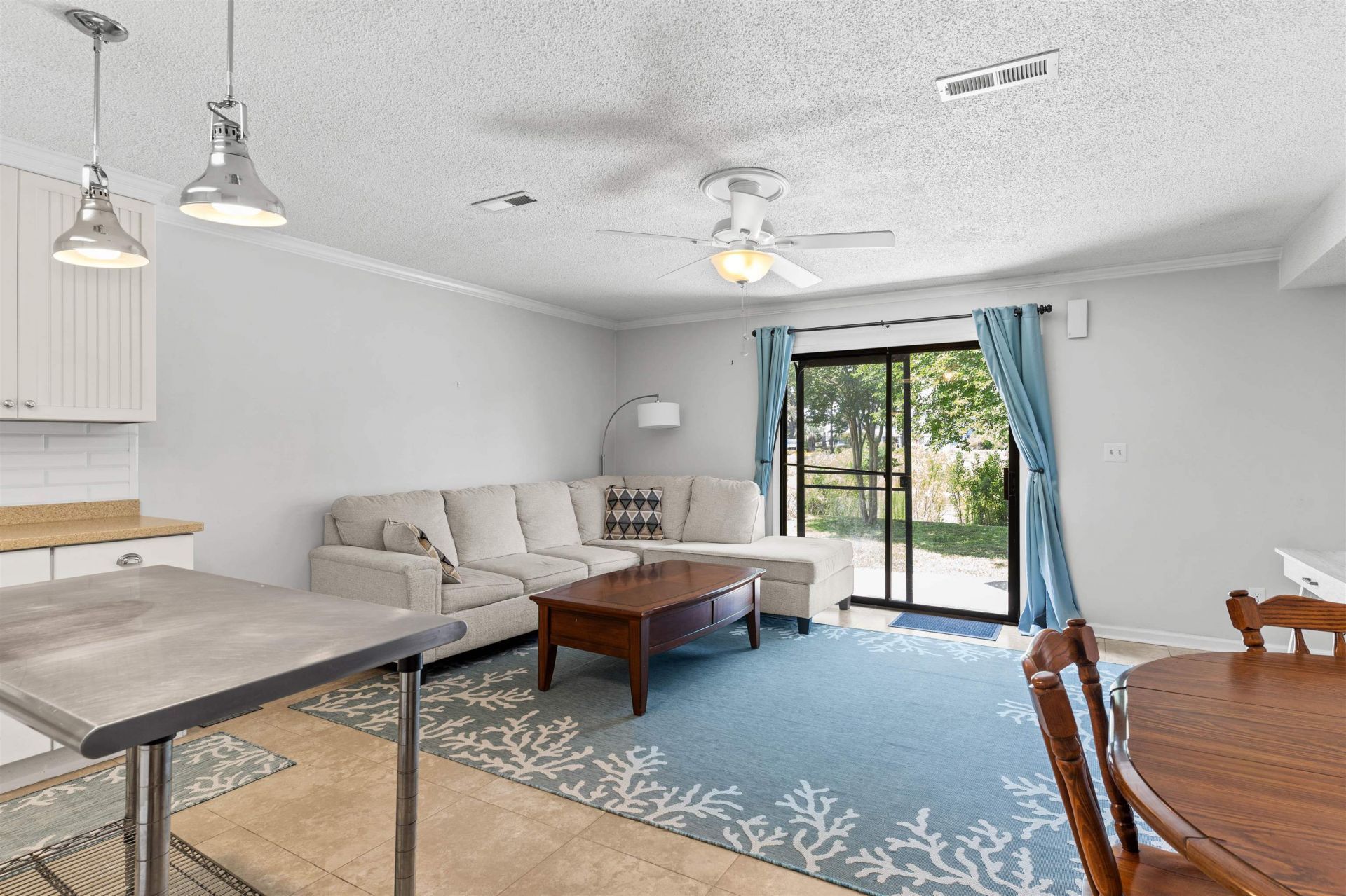 200 Double Eagle Dr.  Photo 6