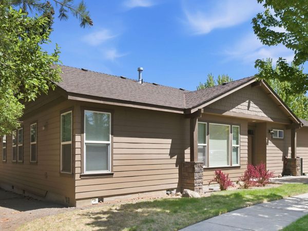 2302 NE Mary Rose Place, Bend, OR 97701