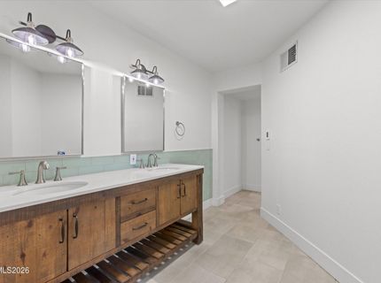 2725 W Lake Ridge Shores Court, Reno, NV 89519 Photo