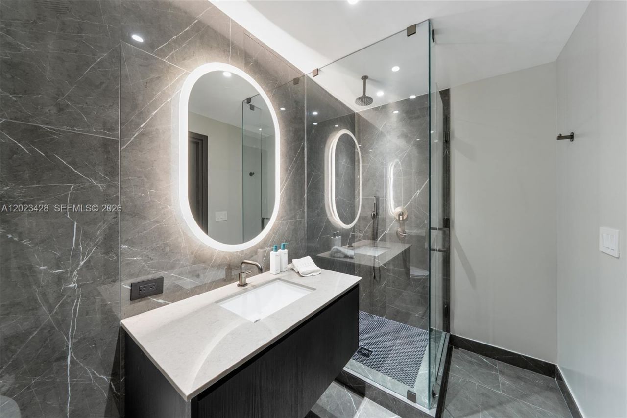 20 NE 11th St, Unit 2503B, Miami, FL 33132 Photo