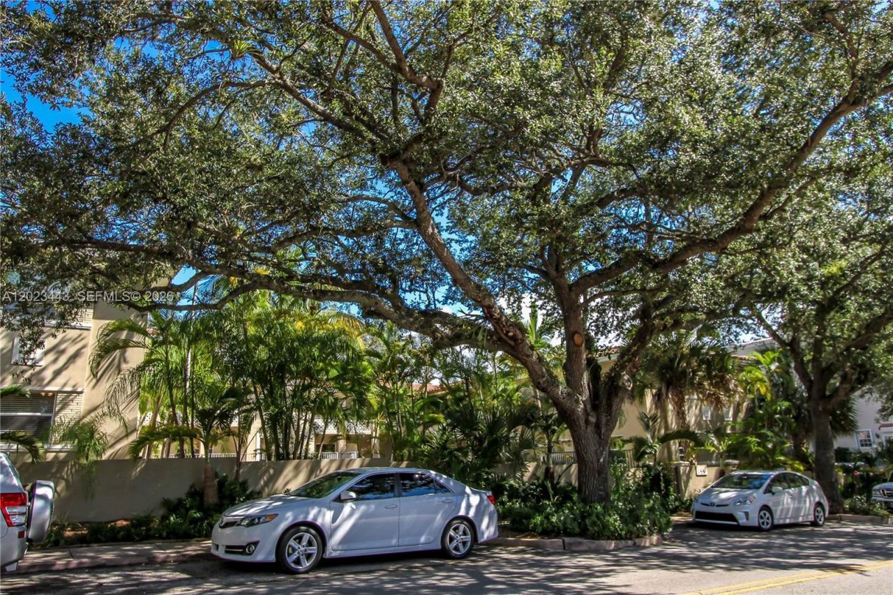 125 Edgewater Dr , Unit 7, Coral Gables, FL 33133 Photo
