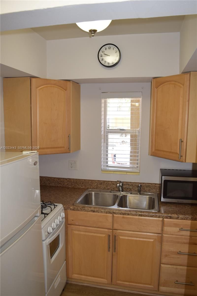 125 Edgewater Dr , Unit 7, Coral Gables, FL 33133 Photo