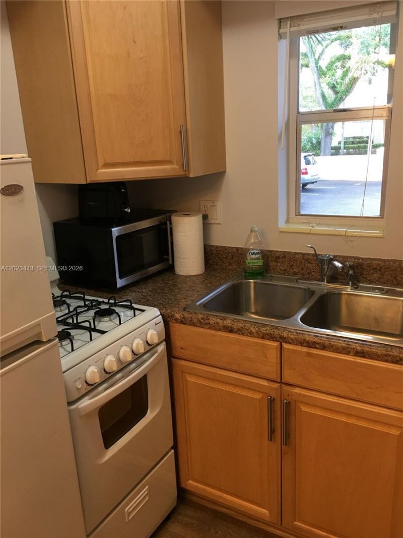 125 Edgewater Dr , Unit 7, Coral Gables, FL 33133 Photo