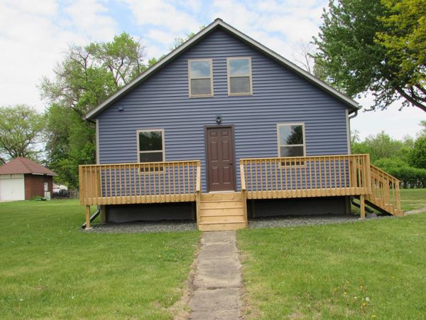 402 W Main Street , Ceylon, MN 56121