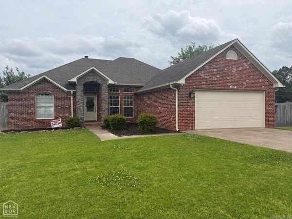 102 Lenford Drive, Bono, AR 72416
