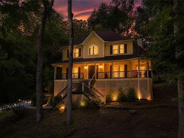 232 Nacoochee Drive , Woodstock, GA 30188