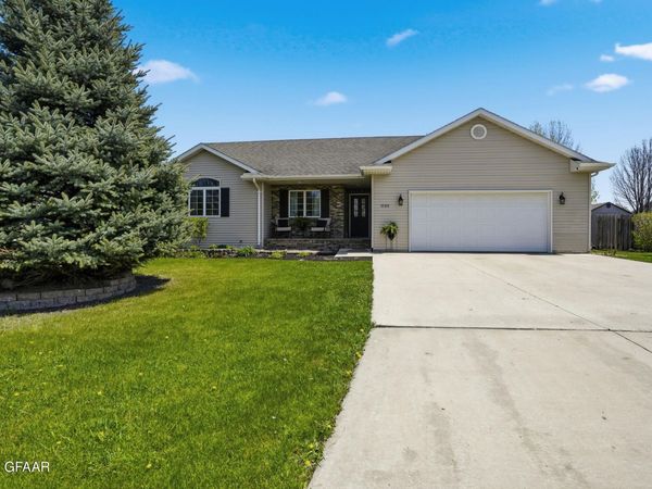 1125 18TH Avenue SE, East Grand Forks, MN 56721