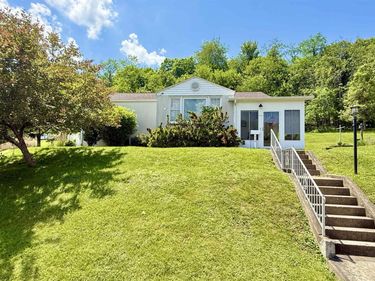 660 UPPER BEECH Street, Grafton, WV 26354
