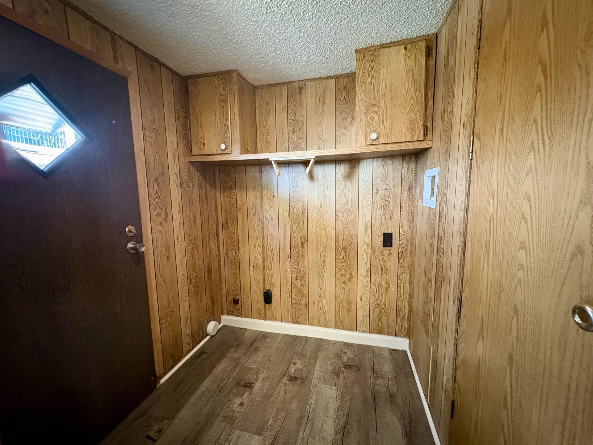 1567 Park Ln. Photo 10