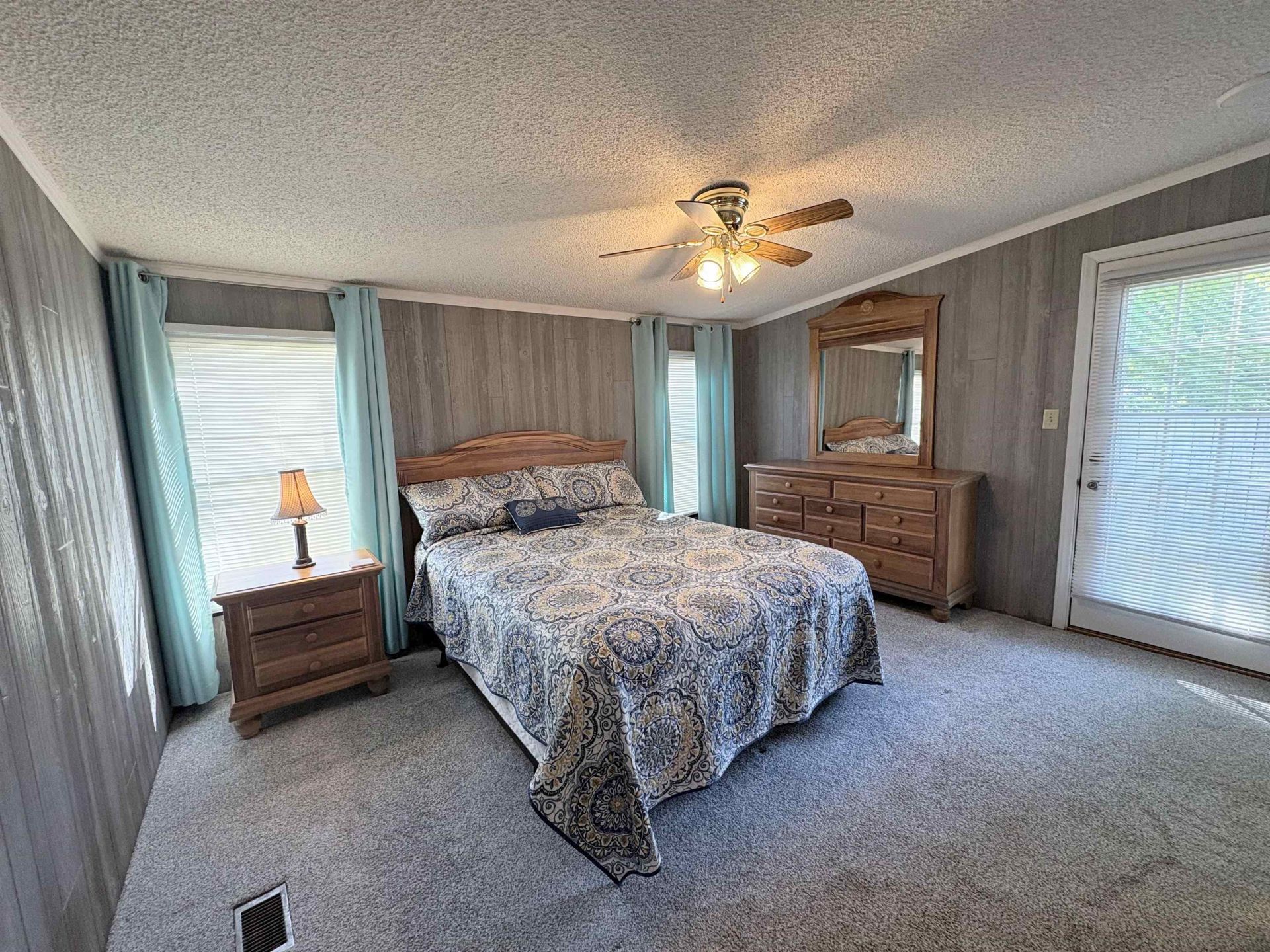 1567 Park Ln. Photo 11