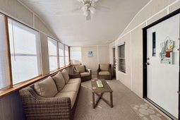 1567 Park Ln. photo 4