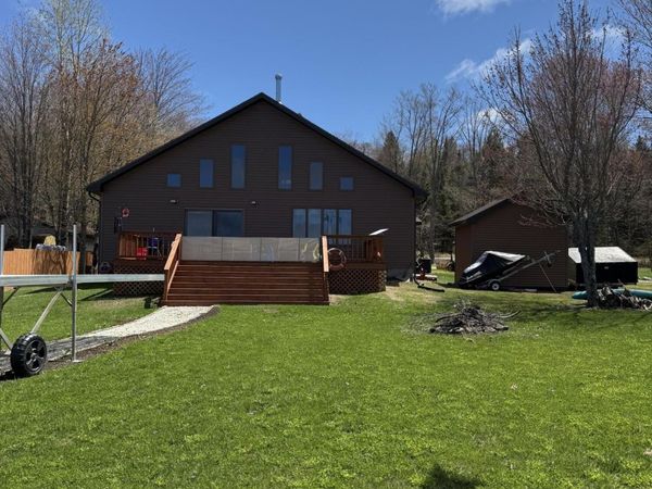 202 S Westshore DR, Sugar Island, MI 49783