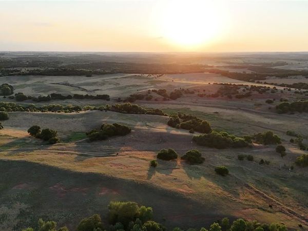 N 152 Highway, Binger, OK 73009