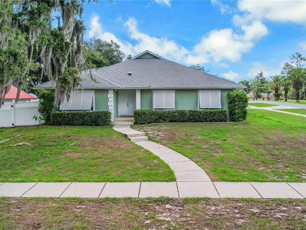 317 WOODLAND TRAIL , LADY LAKE, FL 32159