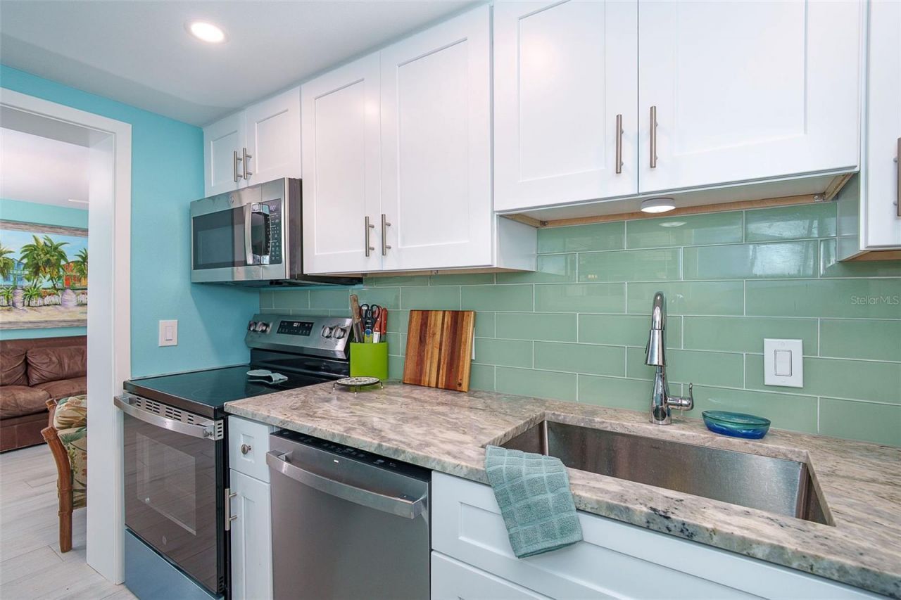 2980 N Beach Road, Unit C2-4, Englewood, FL 34223 Photo