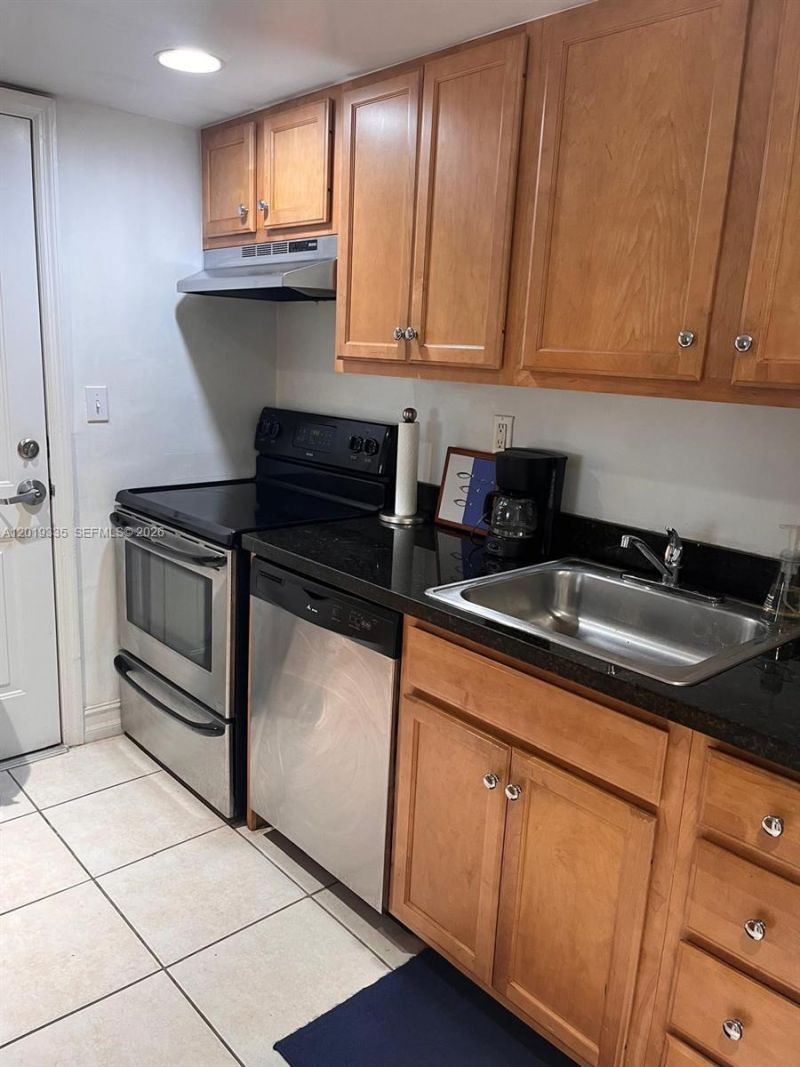 290 Sunrise Dr , Unit 208, Key Biscayne, FL 33149 Photo