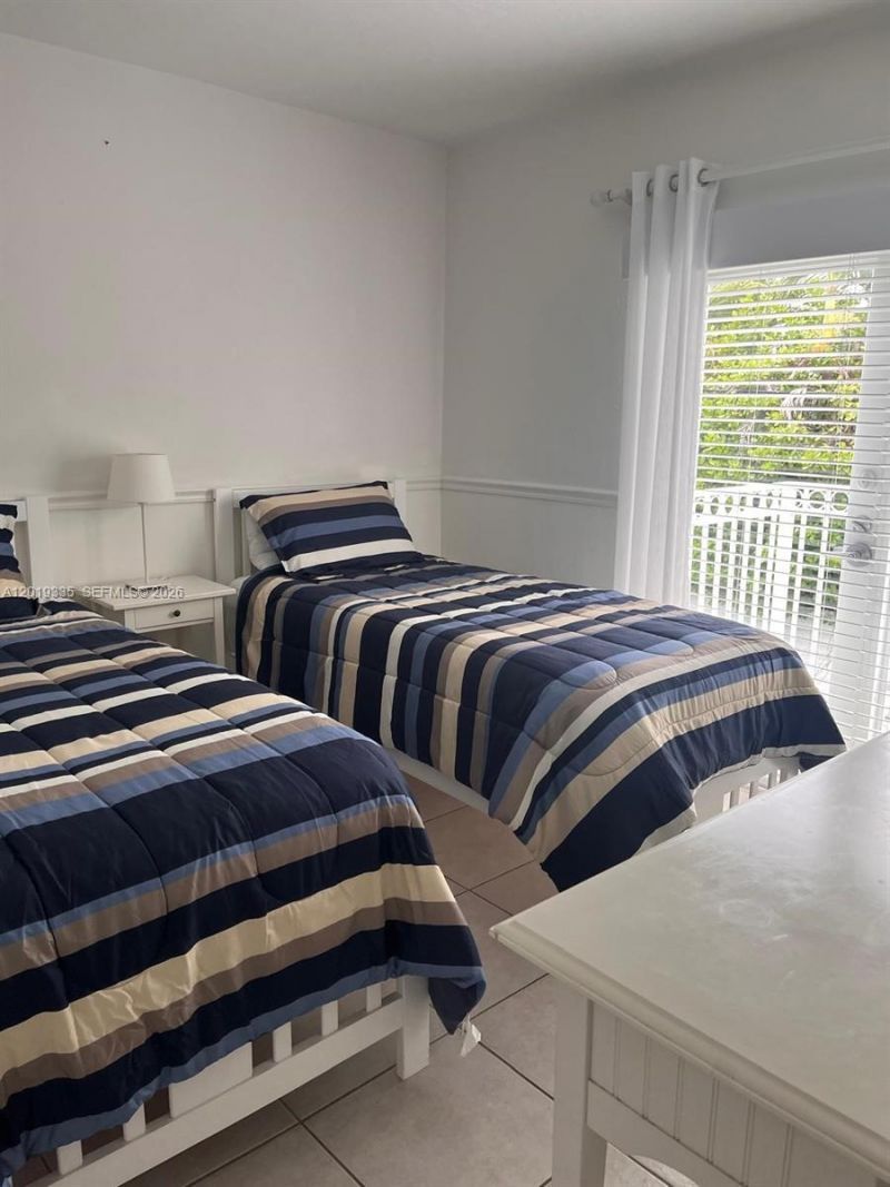 290 Sunrise Dr , Unit 208, Key Biscayne, FL 33149 Photo
