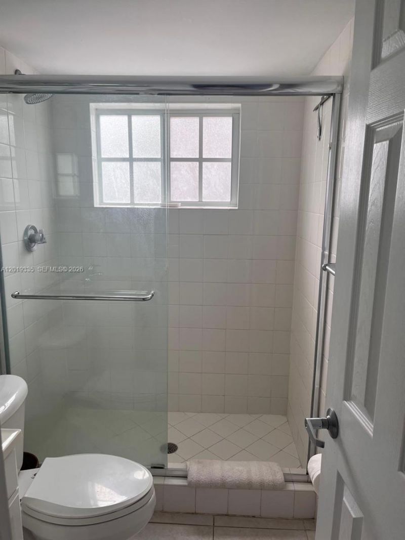 290 Sunrise Dr , Unit 208, Key Biscayne, FL 33149 Photo