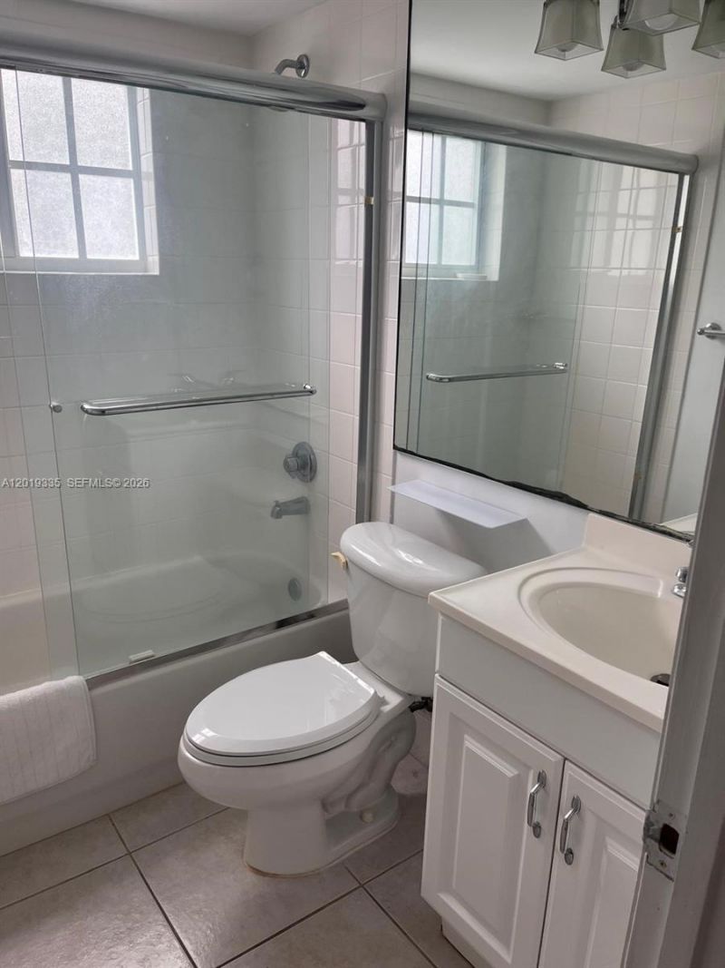 290 Sunrise Dr , Unit 208, Key Biscayne, FL 33149 Photo