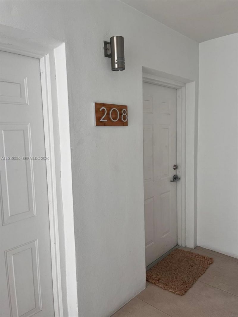 290 Sunrise Dr , Unit 208, Key Biscayne, FL 33149 Photo