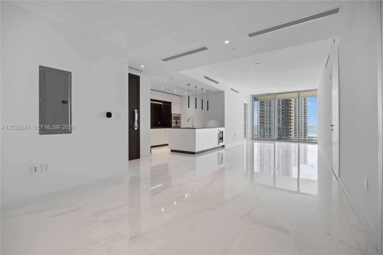 300 Biscayne Blvd Way , Unit 1102, Miami, FL 33131 Photo