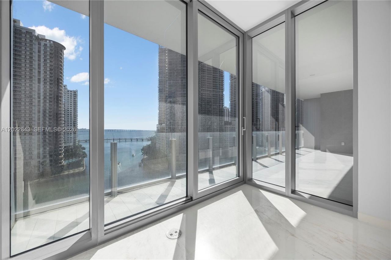 300 Biscayne Blvd Way , Unit 1102, Miami, FL 33131 Photo