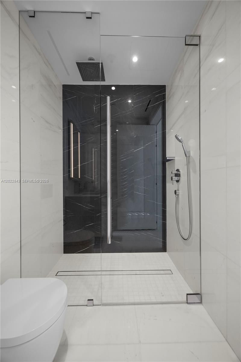 300 Biscayne Blvd Way , Unit 1102, Miami, FL 33131 Photo