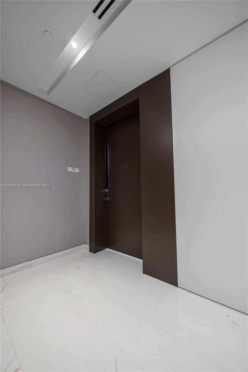 300 Biscayne Blvd Way , Unit 1102, Miami, FL 33131 Photo