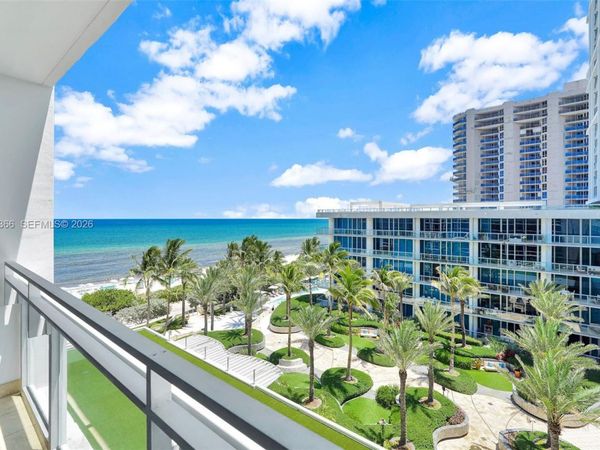 6801 Collins Ave , Unit 611 (Door , Miami Beach, FL 33141