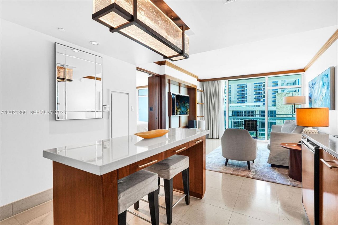 6801 Collins Ave , Unit 611 (Door , Miami Beach, FL 33141 Photo