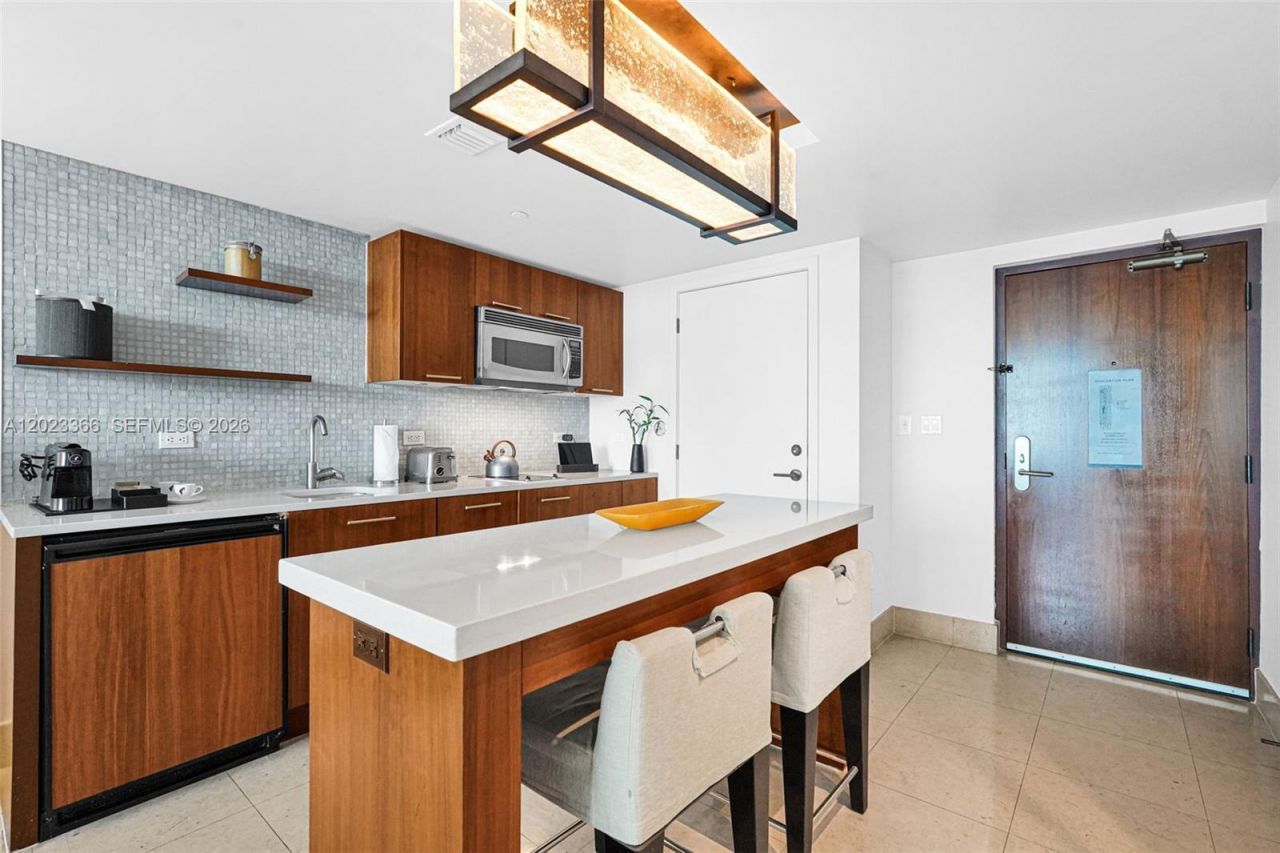 6801 Collins Ave , Unit 611 (Door , Miami Beach, FL 33141 Photo