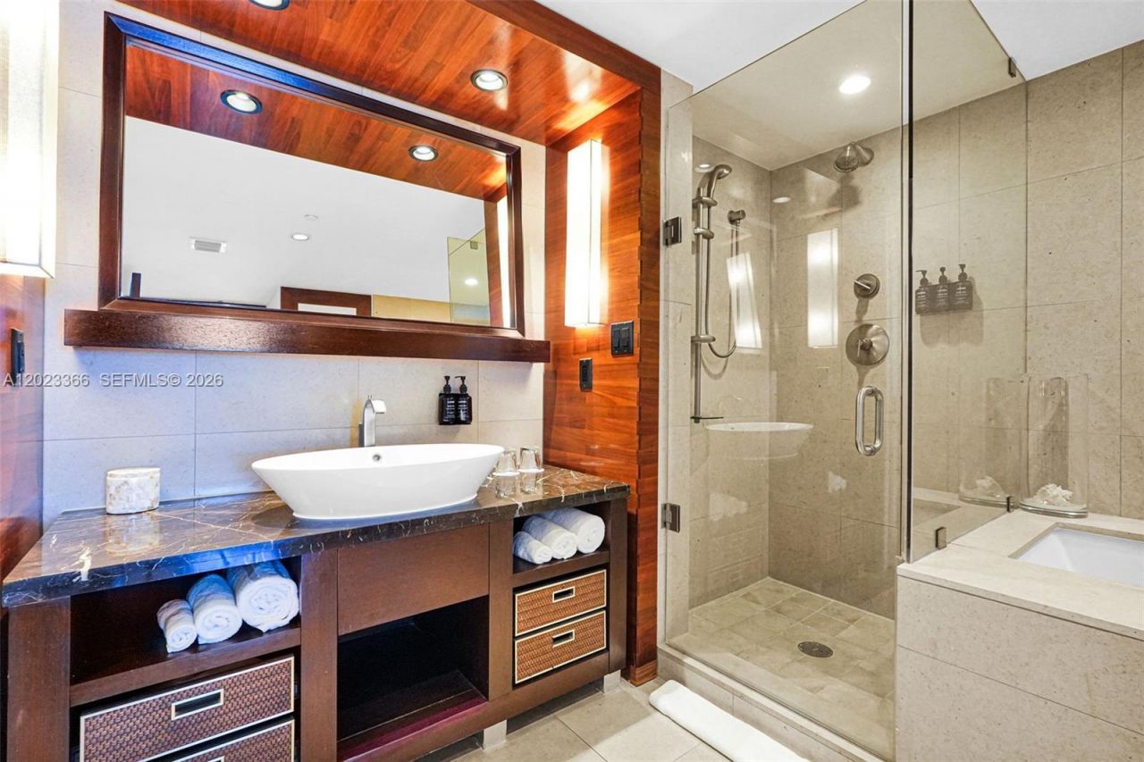6801 Collins Ave , Unit 611 (Door , Miami Beach, FL 33141 Photo