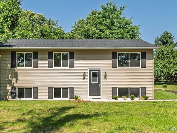 3469 Apple Tree Lane , Bridgeton, MO 63044