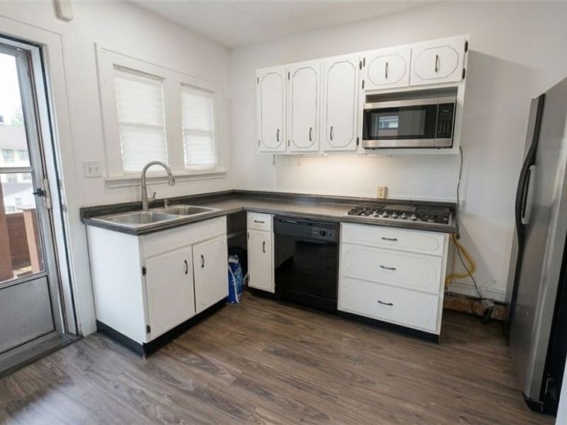 4764 Pearl Road, Cleveland, OH 44109 Photo 10