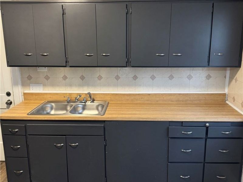 13805 Othello Avenue, Cleveland, OH 44110 Photo 6