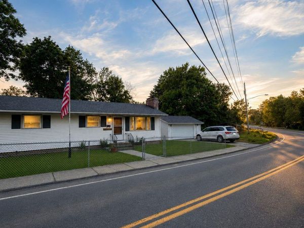 5 Harry Howard Avenue , Hudson, NY 12788