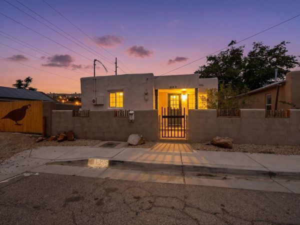 1525 Summer Avenue NW, Albuquerque, NM 87104