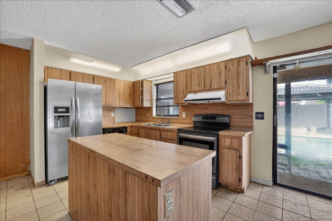 4240 NW 74th Avenue, Lauderhill, FL 33319 Photo