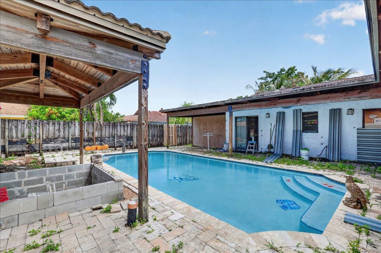 4240 NW 74th Avenue, Lauderhill, FL 33319 Photo