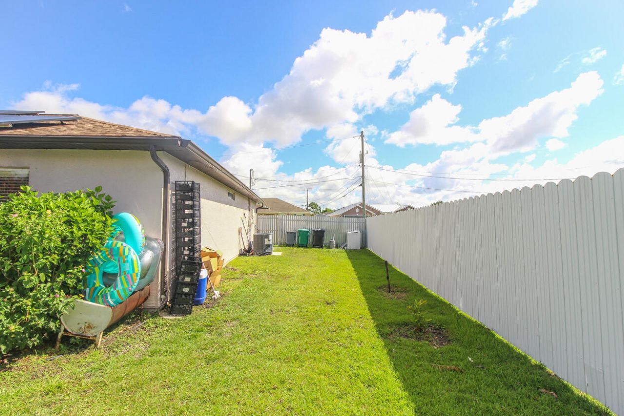 2718 SW Hamilton Avenue, Port Saint Lucie, FL 34987 Photo