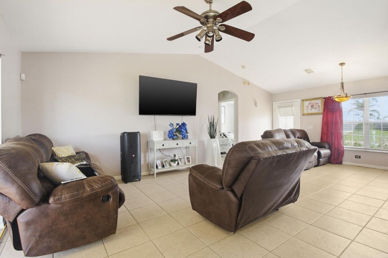 2718 SW Hamilton Avenue, Port Saint Lucie, FL 34987 Photo