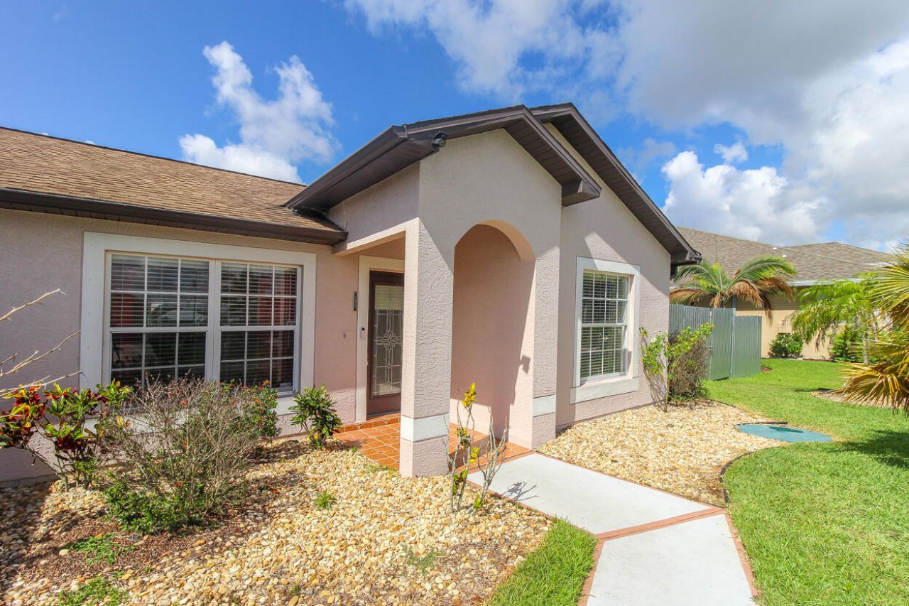 2718 SW Hamilton Avenue, Port Saint Lucie, FL 34987 Photo