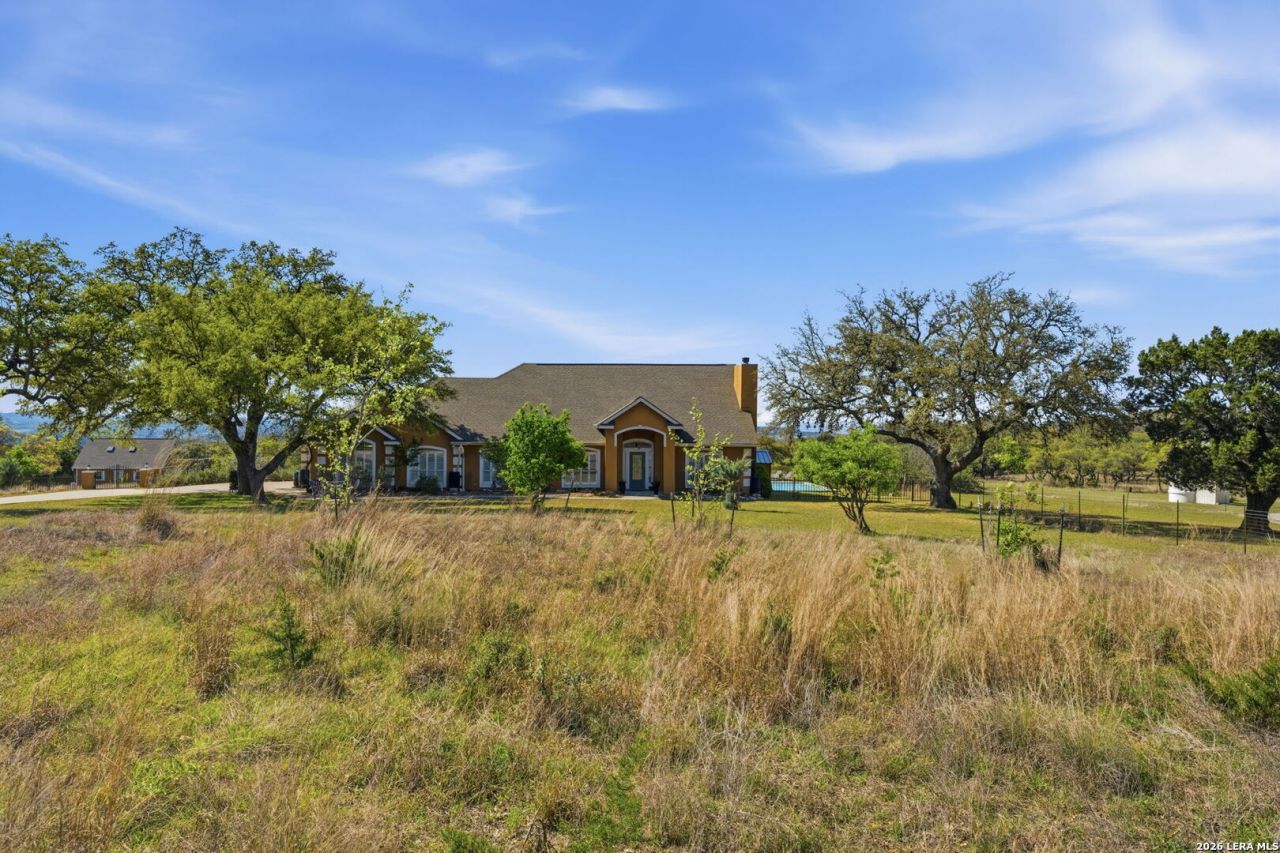 108 Agarita Ct., Boerne, TX 78006 Main Photo