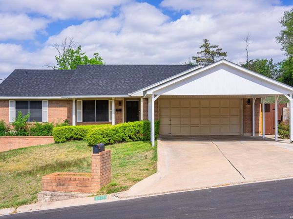 1310 CAROL ANN DR, Kerrville, TX 78028